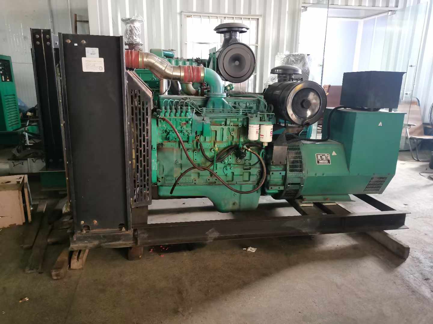 肃宁发电机租赁如何确定电缆的承载电流是否在安全范围内？